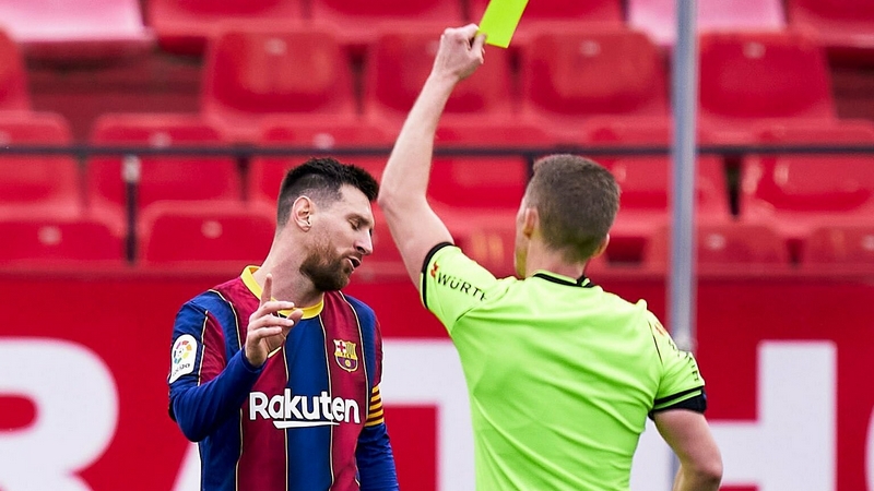 Những lý do cầu thủ bị thẻ vàng